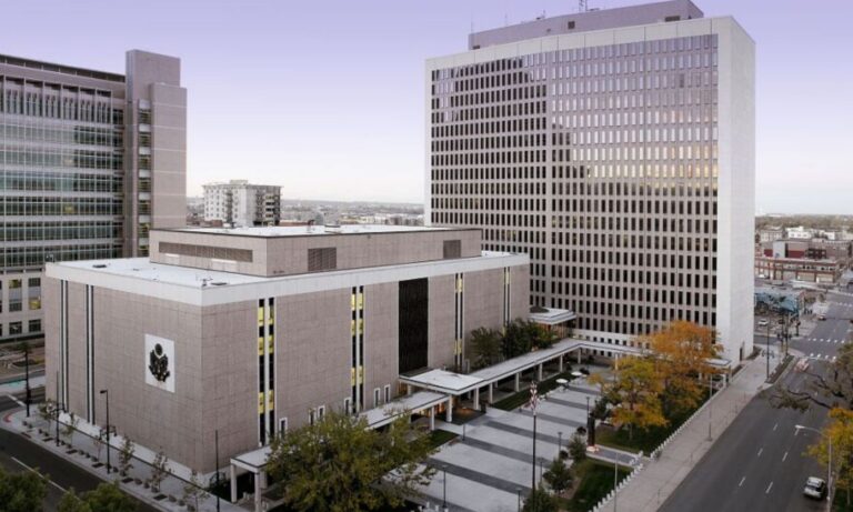 ICE Detains a Family that Showed up for Denver Immigration Court